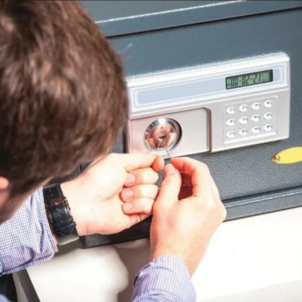 Аварийное вскрытие сейфов Екатеринбурге Abstract Colorful Back To School Photo Collage (4).jpg